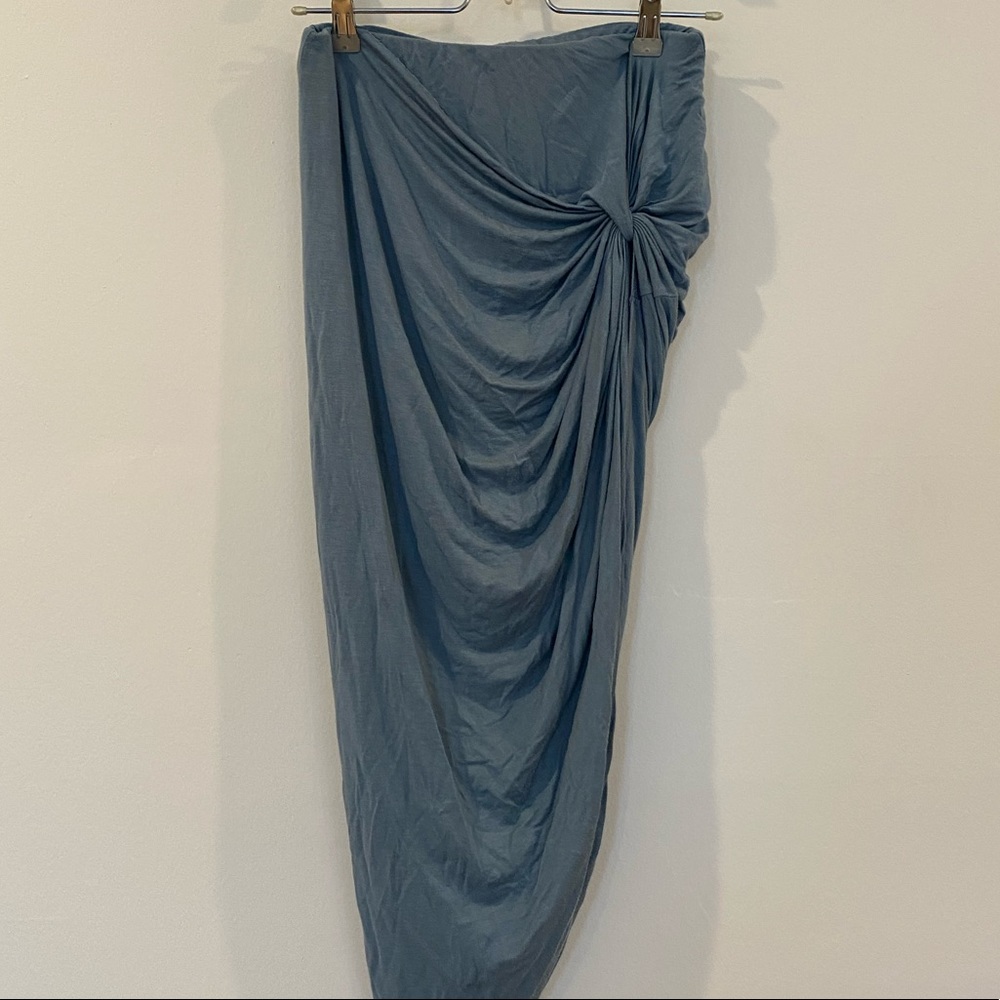 Asymmetrical skirt